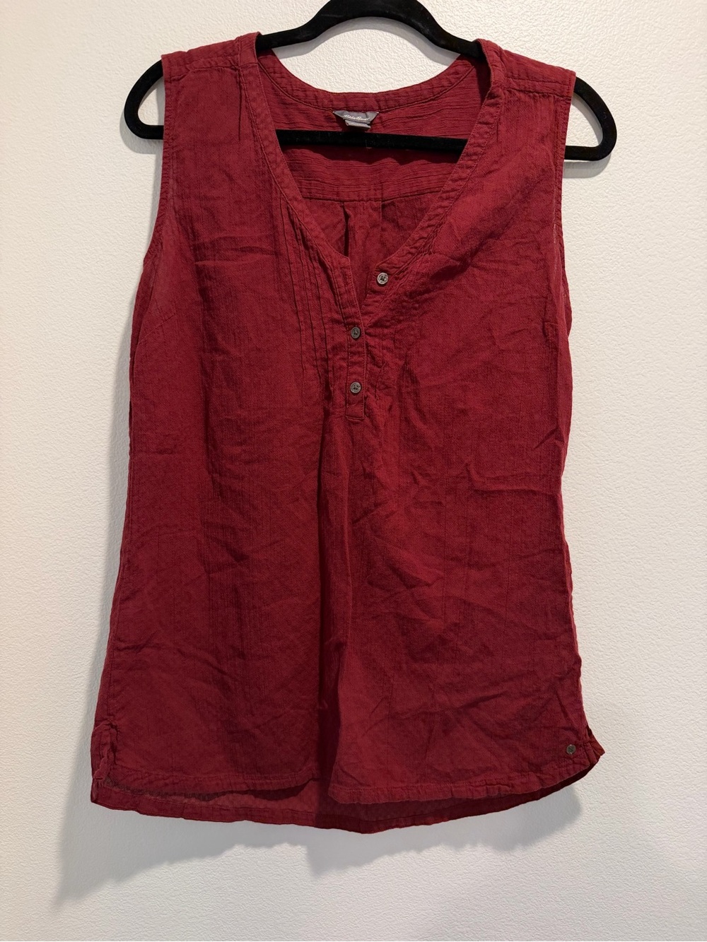 Eddie Bauer Deep Red Sleeveless Linen-Blend V-Neck Top